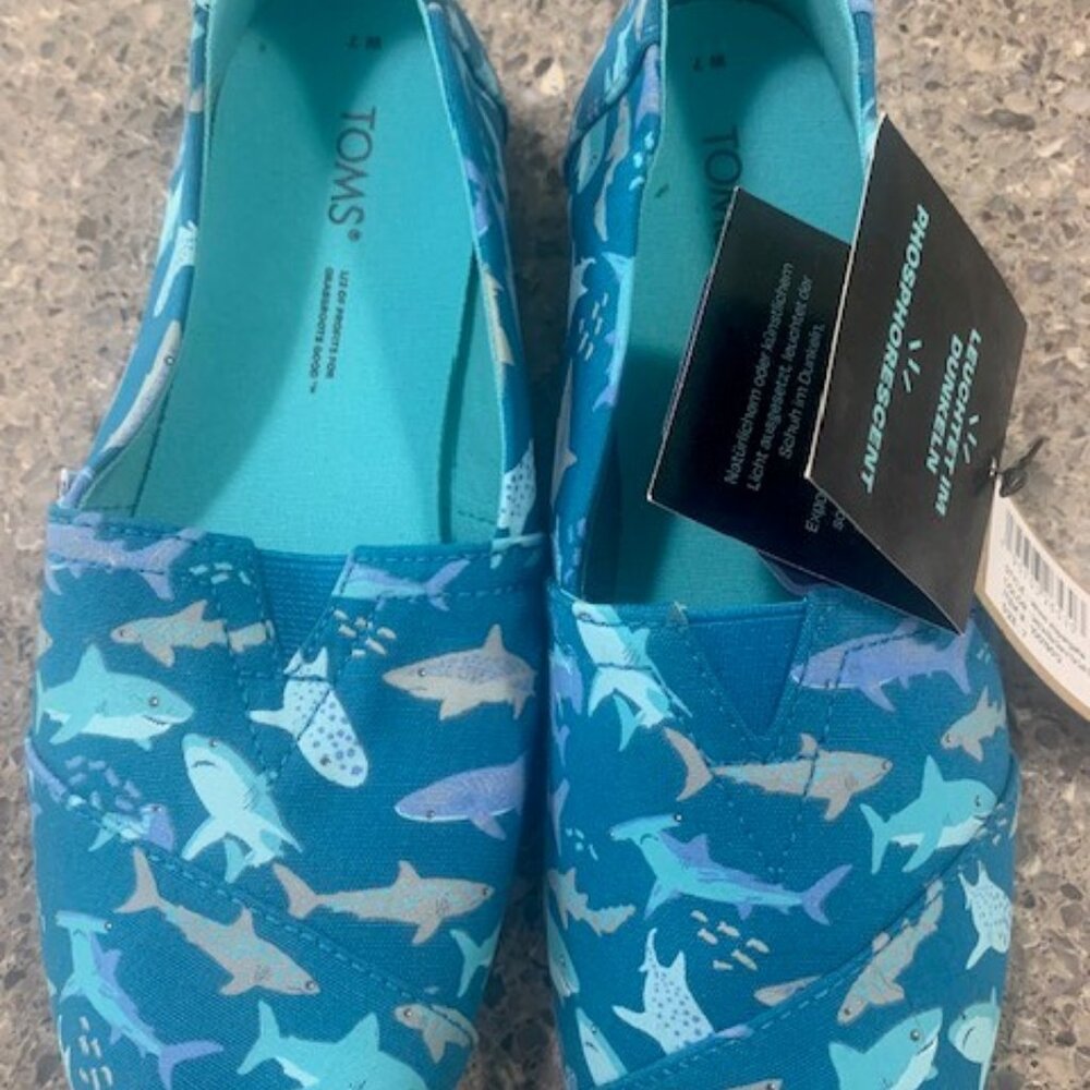 TOMS Shark Print Womens Alpargata Graphic Slip On Flats Casual - Blue 7W